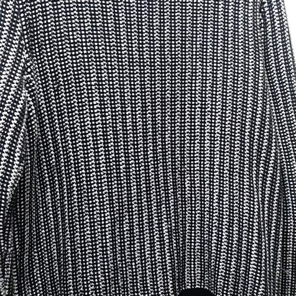 Beautiful jacket - Picture 4 of 4